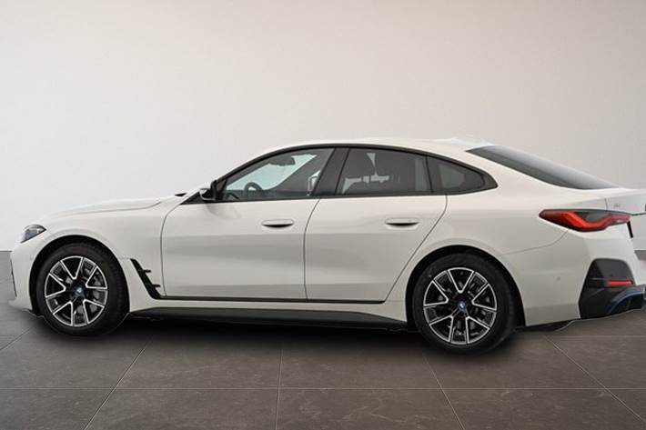 Hvid BMW i4 fra 2023