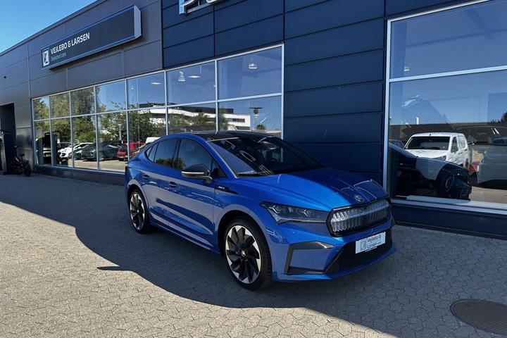 Blå Skoda Enyaq fra 2024