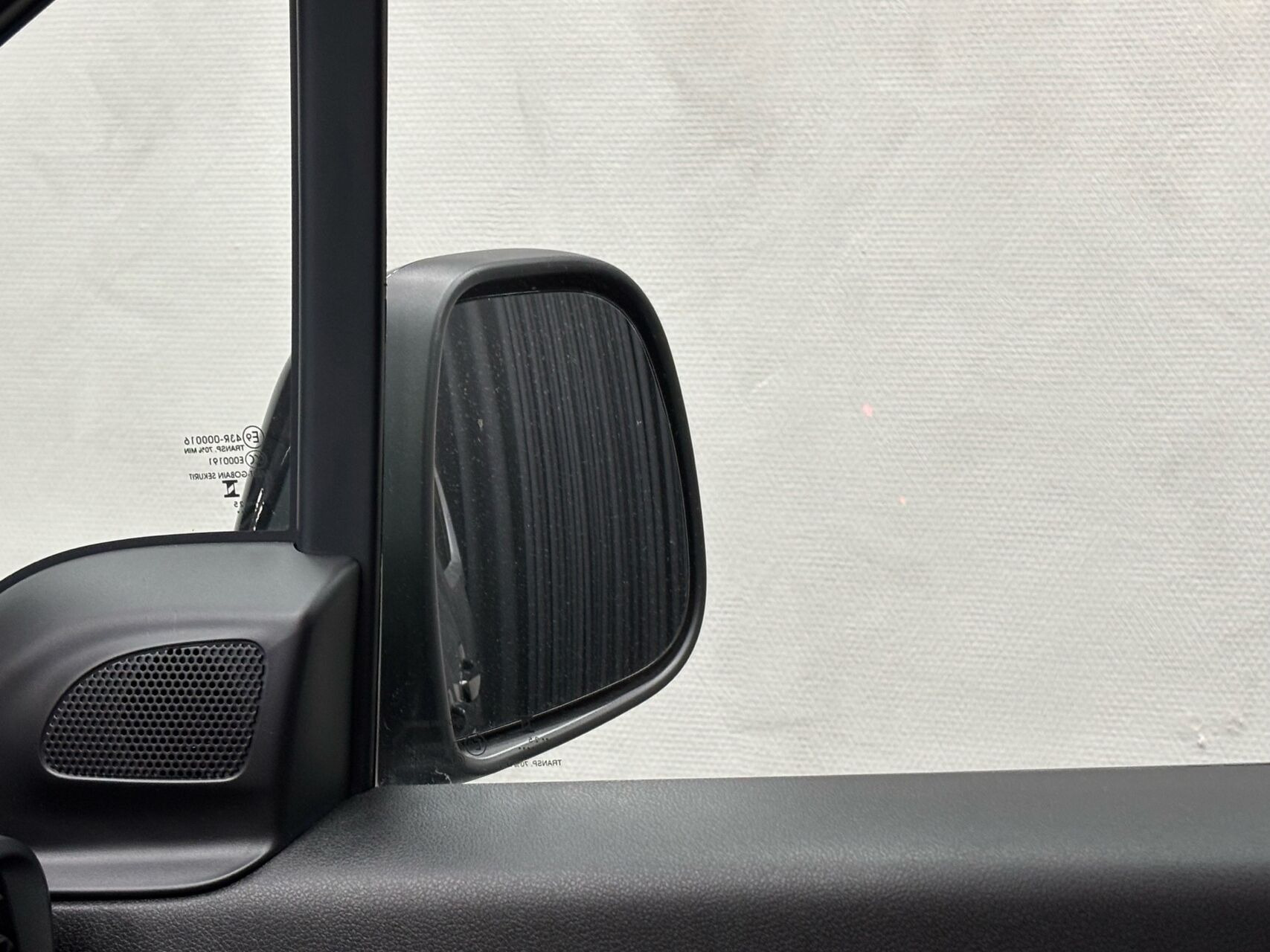 Grå Citroën ë-Berlingo fra 2025