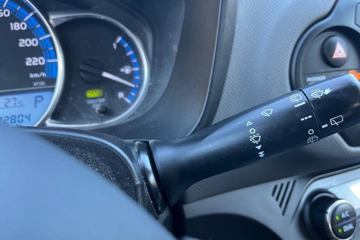 Sølv Toyota Yaris fra 2016