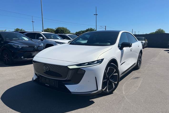 Hvid Mazda 6e fra 2026