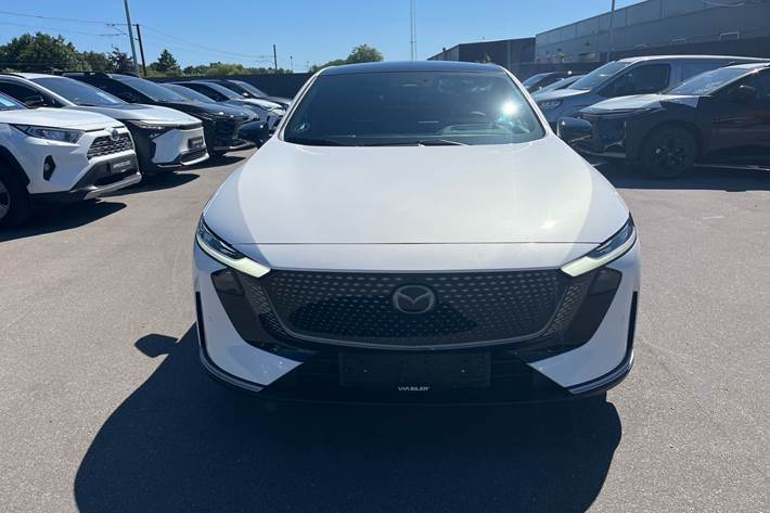 Hvid Mazda 6e fra 2026