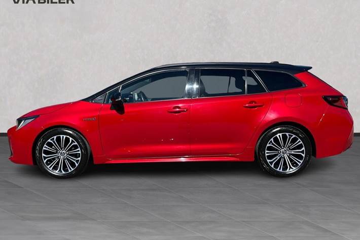 Rød Toyota Corolla fra 2019