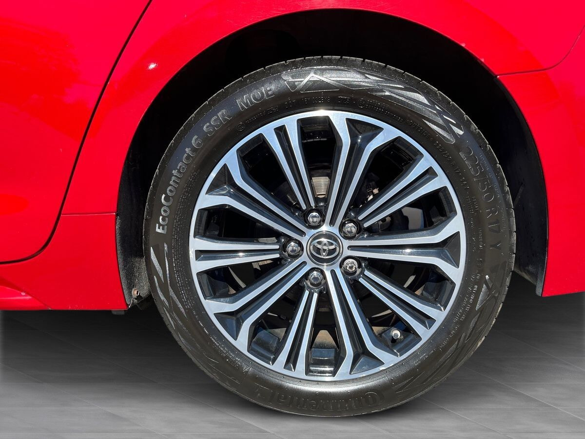 Rød Toyota Corolla fra 2019
