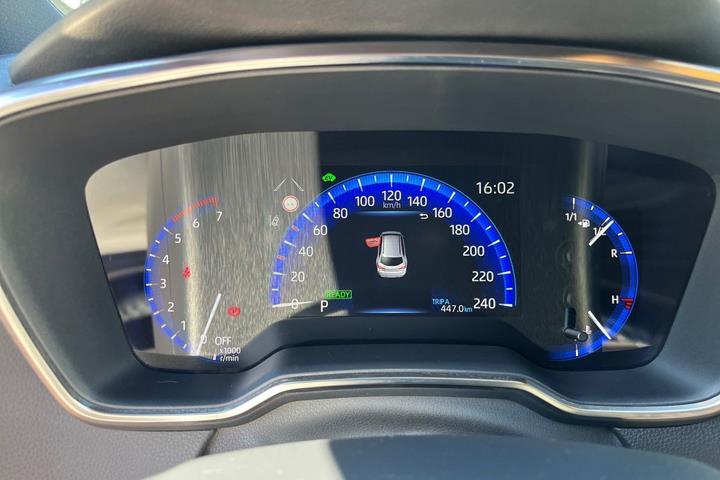 Rød Toyota Corolla fra 2019