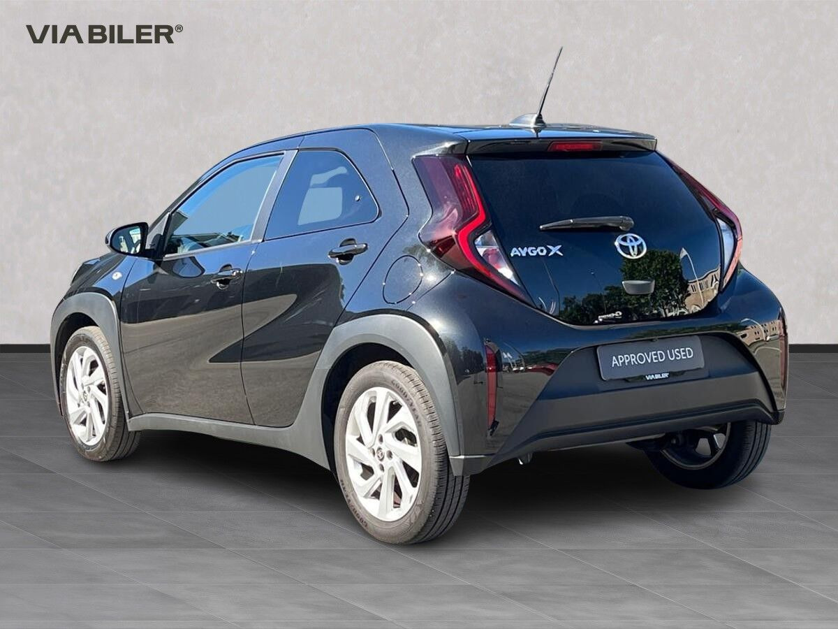 Sort Toyota Aygo X fra 2023