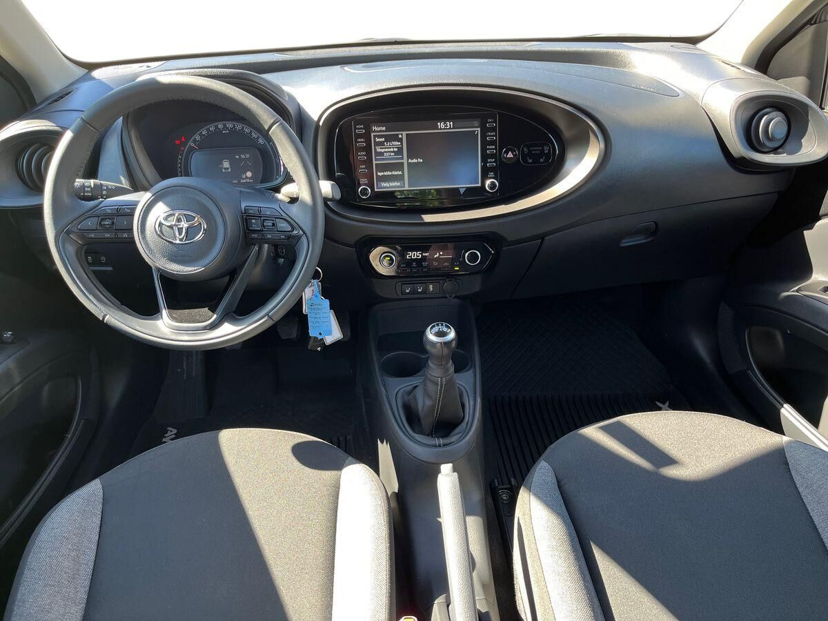 Sort Toyota Aygo X fra 2023