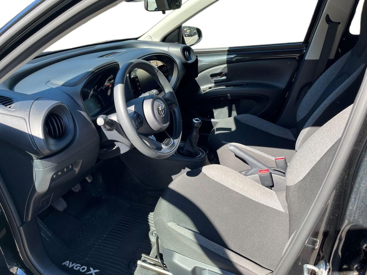 Sort Toyota Aygo X fra 2023