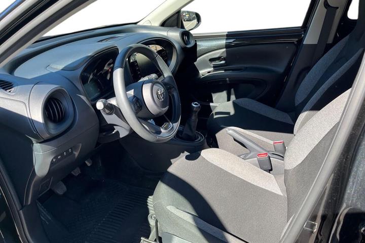 Sort Toyota Aygo X fra 2023