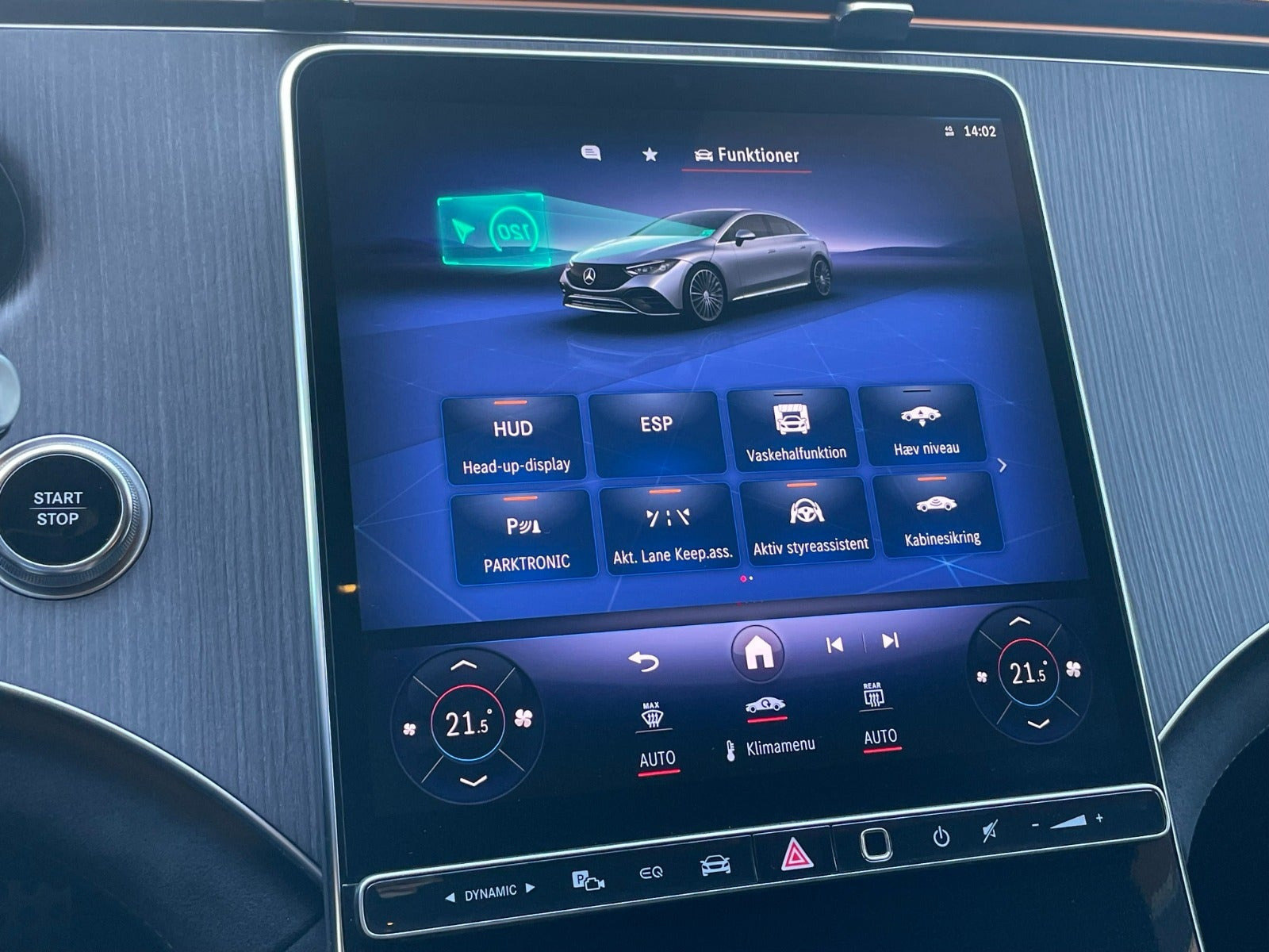 Sort Mercedes EQE350 fra 2023