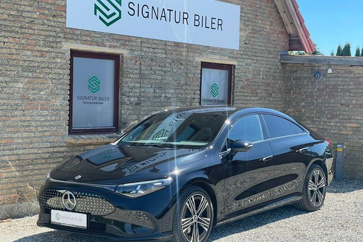 Sort Mercedes CLA250+ fra 2026 set udefra
