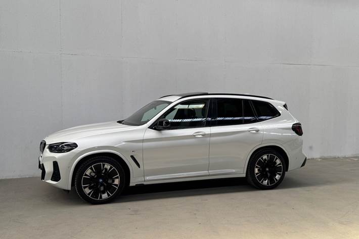 Hvid BMW iX3 fra 2022