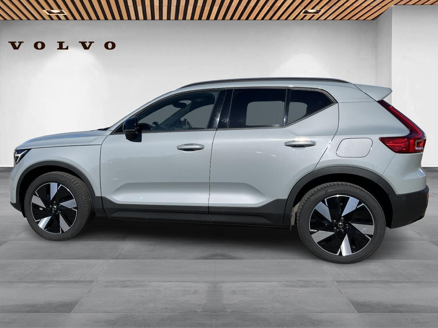 Grå Volvo EX40 fra 2025