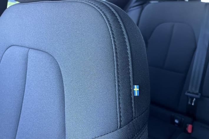 Grå Volvo EX40 fra 2025