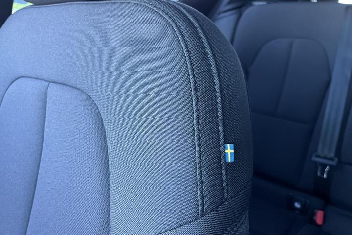 Grå Volvo EX40 fra 2025