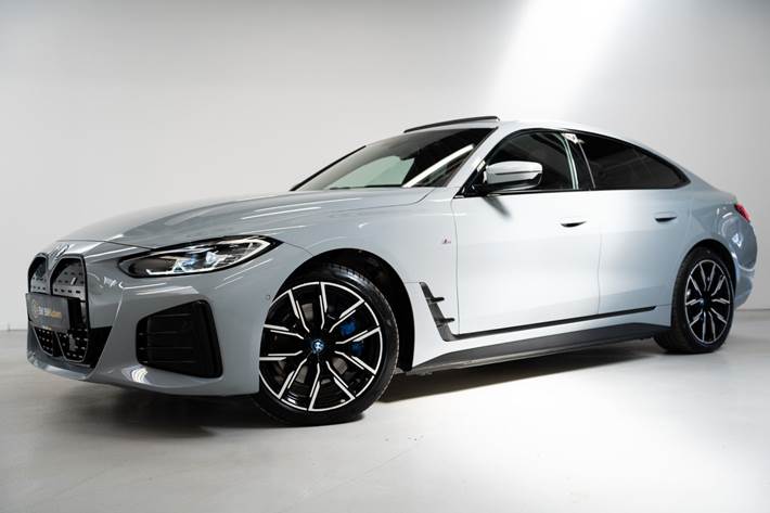 Rød BMW i4 fra 2022