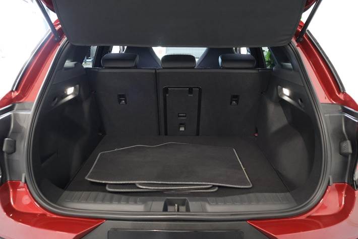 Rød Ford Explorer fra 2024