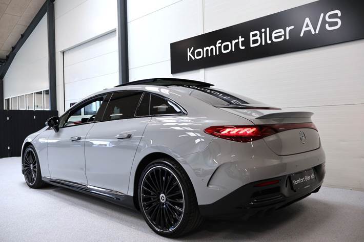 Grå Mercedes EQE350 fra 2023
