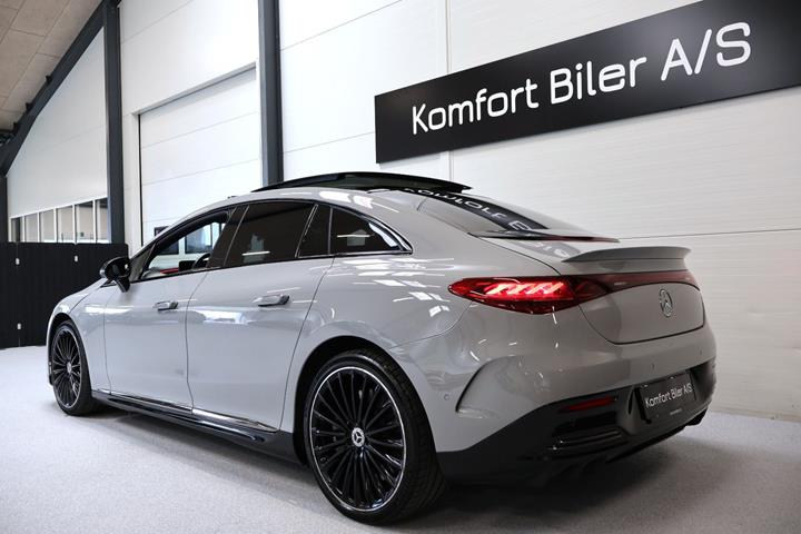 Grå Mercedes EQE350 fra 2023
