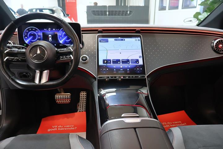 Grå Mercedes EQE350 fra 2023