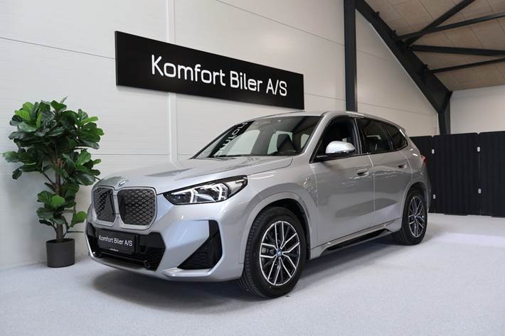 Sølv BMW iX1 fra 2024