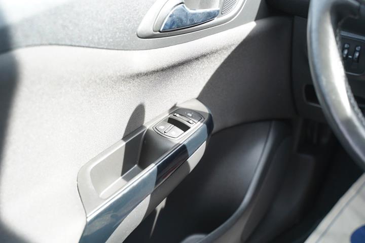 Sort Opel Corsa fra 2019
