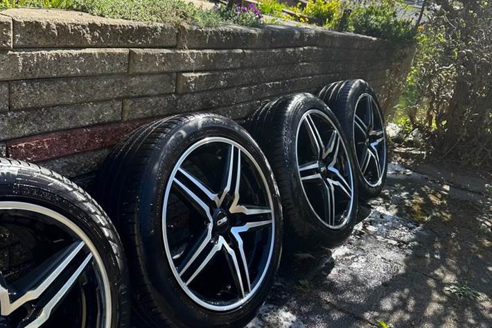 Grå VW Passat fra 2020