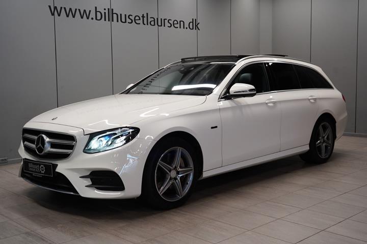 Hvid Mercedes E300 de fra 2019
