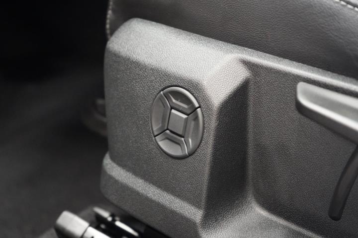 Grå Audi Q6 e-tron fra 2025
