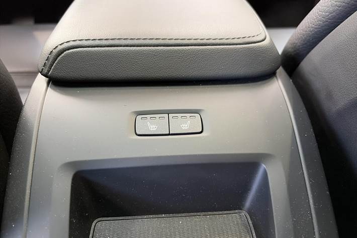 Beige Volvo XC60 fra 2023