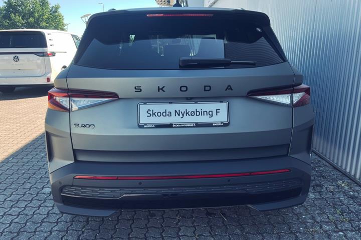 Grå Skoda Elroq fra 2026 set udefra
