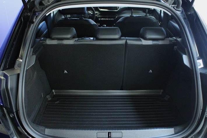 Sort Peugeot 208 fra 2023