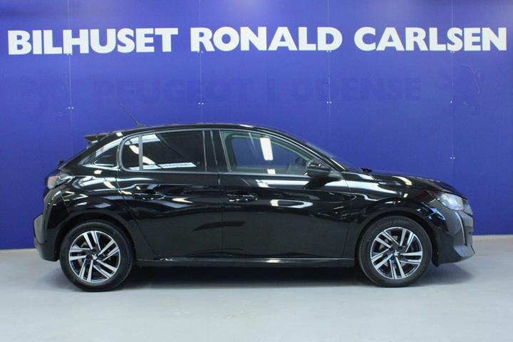 Sort Peugeot 208 fra 2023