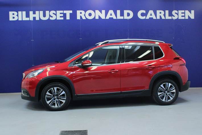 Rød Peugeot 2008 fra 2019