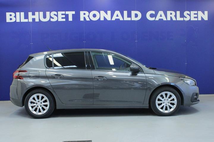 Grå Peugeot 308 fra 2019