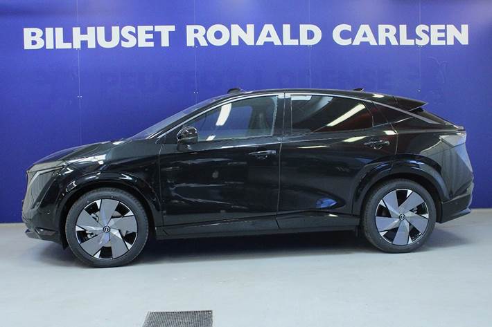 Sort Nissan Ariya fra 2025