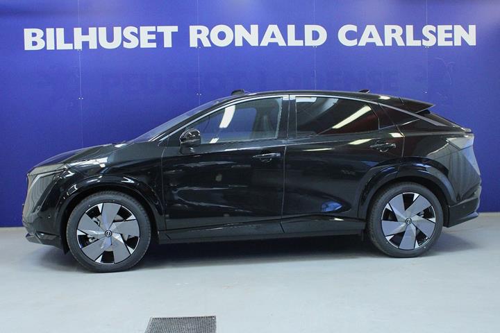 Sort Nissan Ariya fra 2025