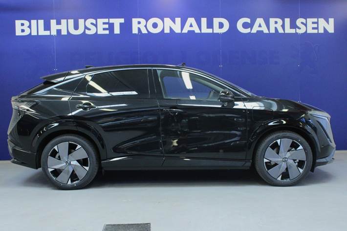 Sort Nissan Ariya fra 2025