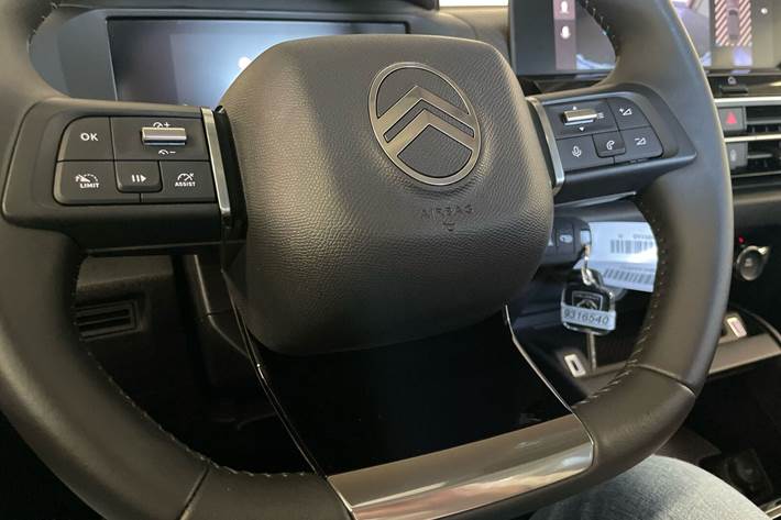 Blå Citroën ë-C4 X fra 2025