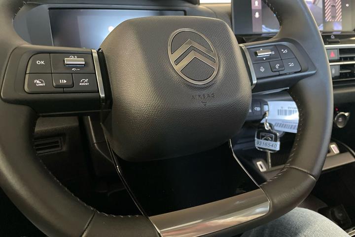 Blå Citroën ë-C4 X fra 2025