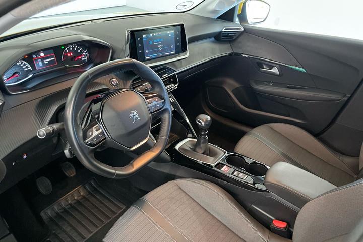 Gul Peugeot 208 fra 2021