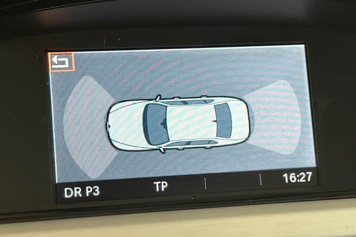 Grå BMW 520i fra 2008