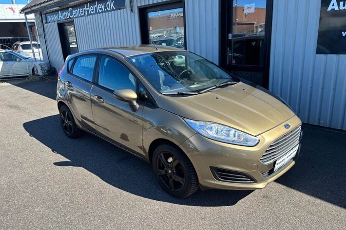 Gul Ford Fiesta fra 2014