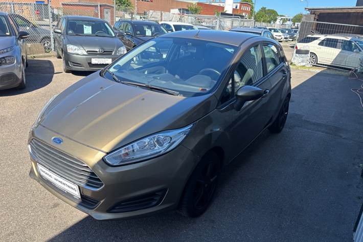 Gul Ford Fiesta fra 2014