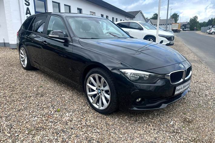 Sort BMW 320d fra 2017