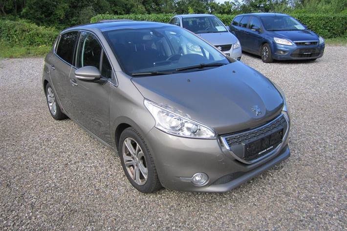 undefined Peugeot 208 fra 2012