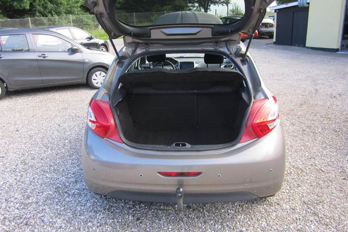 undefined Peugeot 208 fra 2012