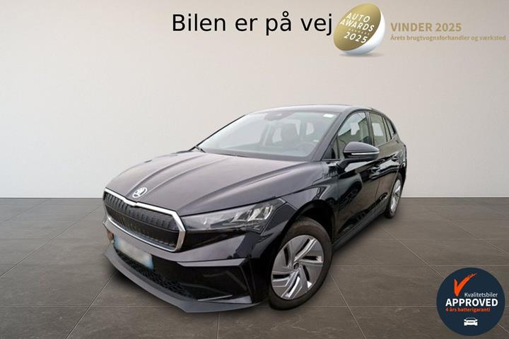 Sort Skoda Enyaq fra 2022 set udefra