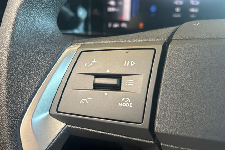 Blå Opel Frontera fra 2025