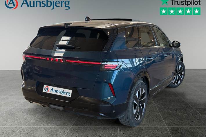 Grøn Opel Grandland-e fra 2024